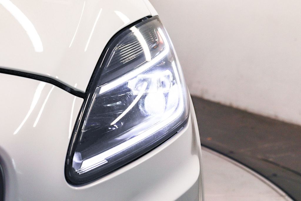 Thumbnail: 2022 Jaguar E-Pace - 18