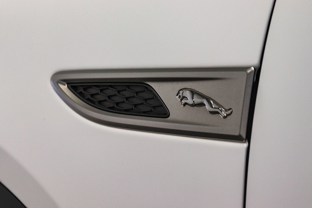 Thumbnail: 2022 Jaguar E-Pace - 22