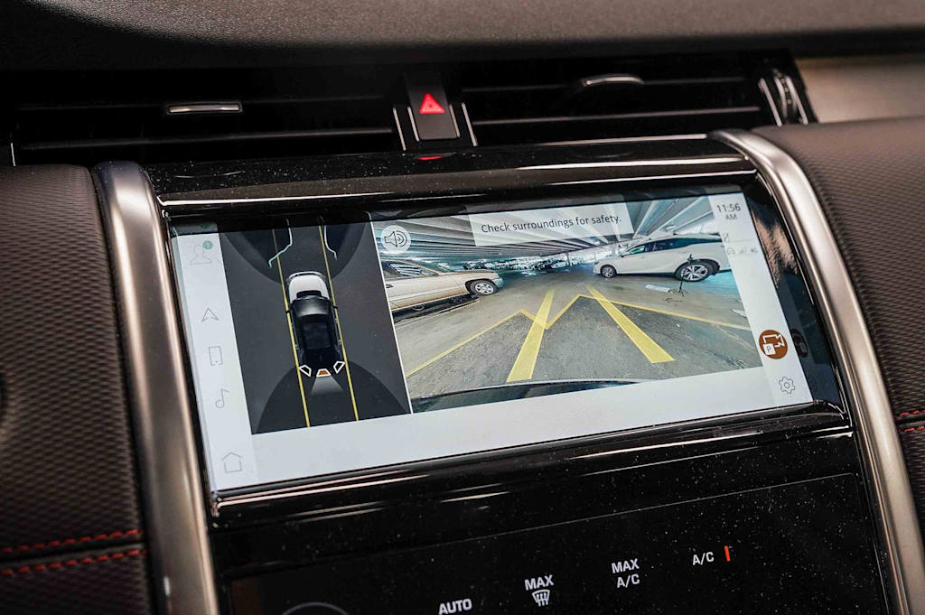 Thumbnail: 2023 Land Rover Discovery Sport - 28
