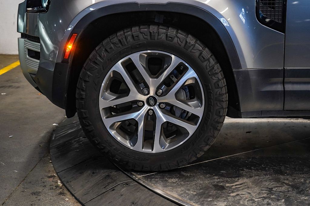 Thumbnail: 2020 Land Rover Defender - 7