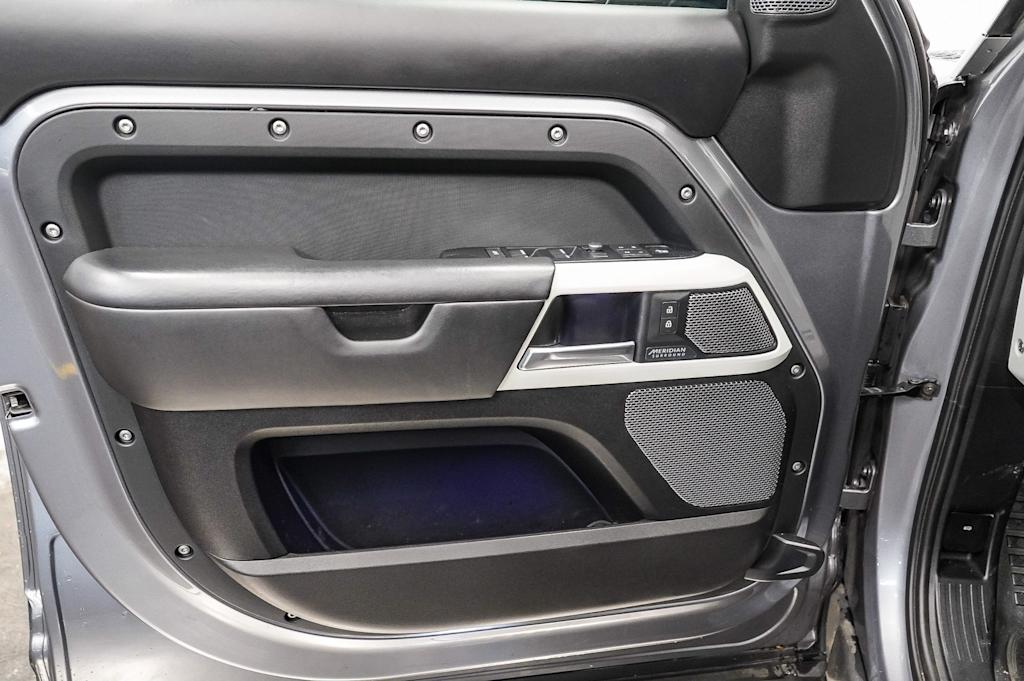 Thumbnail: 2020 Land Rover Defender - 26