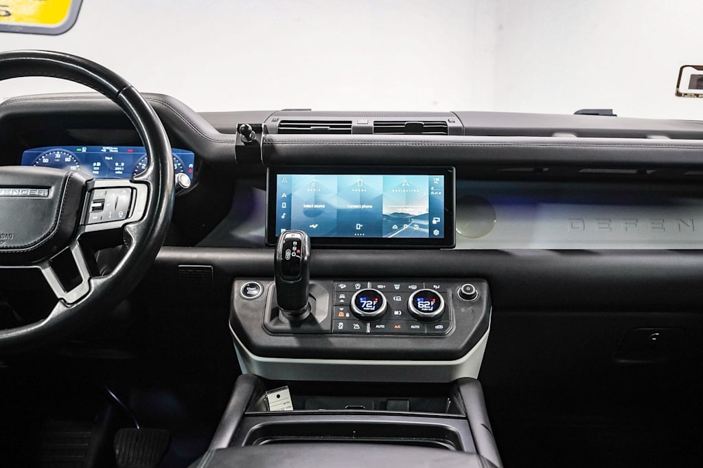 Thumbnail: 2020 Land Rover Defender - 9