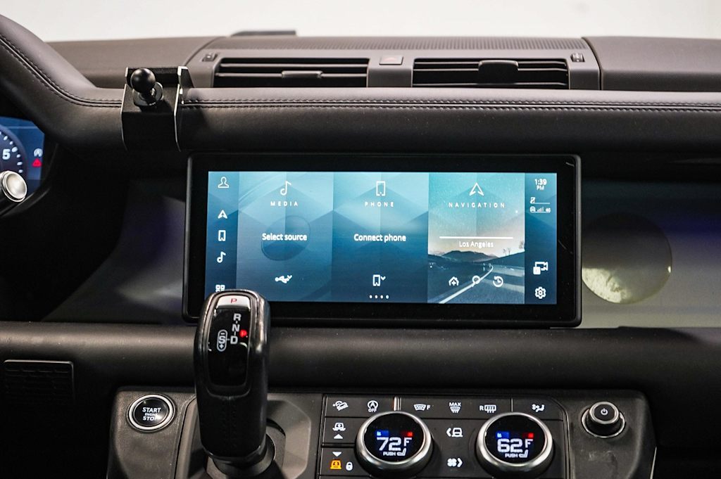 Thumbnail: 2020 Land Rover Defender - 15