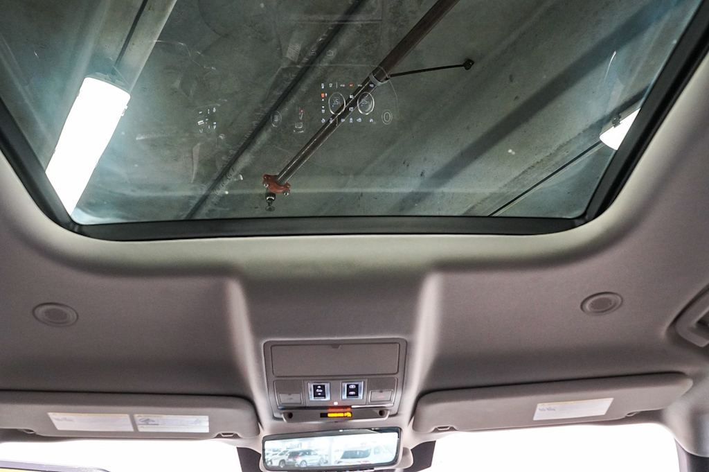 Thumbnail: 2020 Land Rover Defender - 24