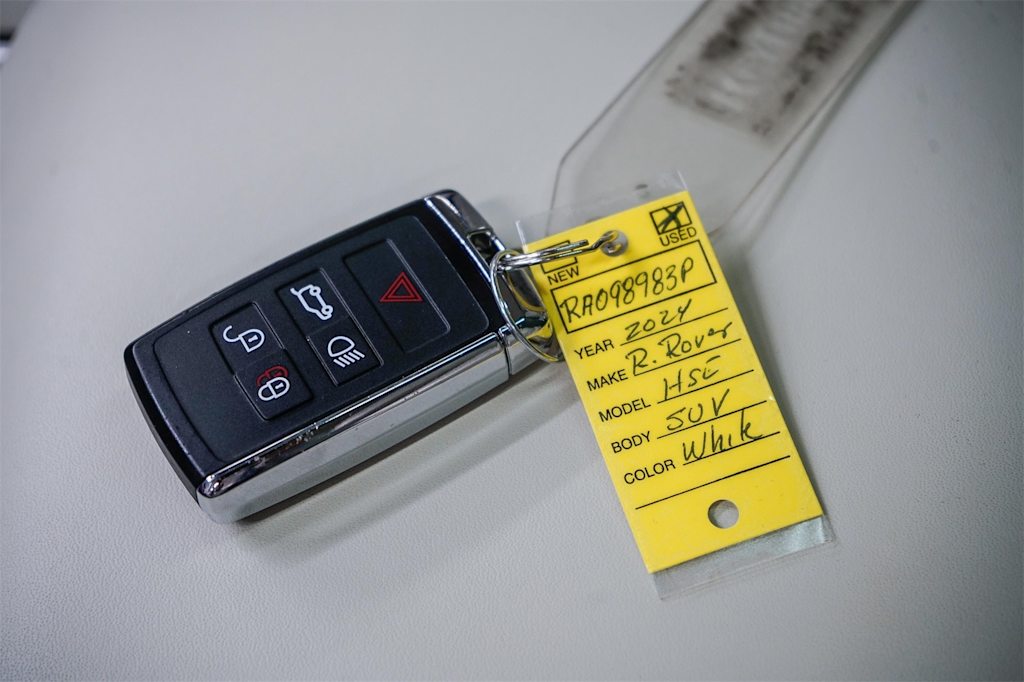 Thumbnail: 2024 Land Rover Range Rover - 18