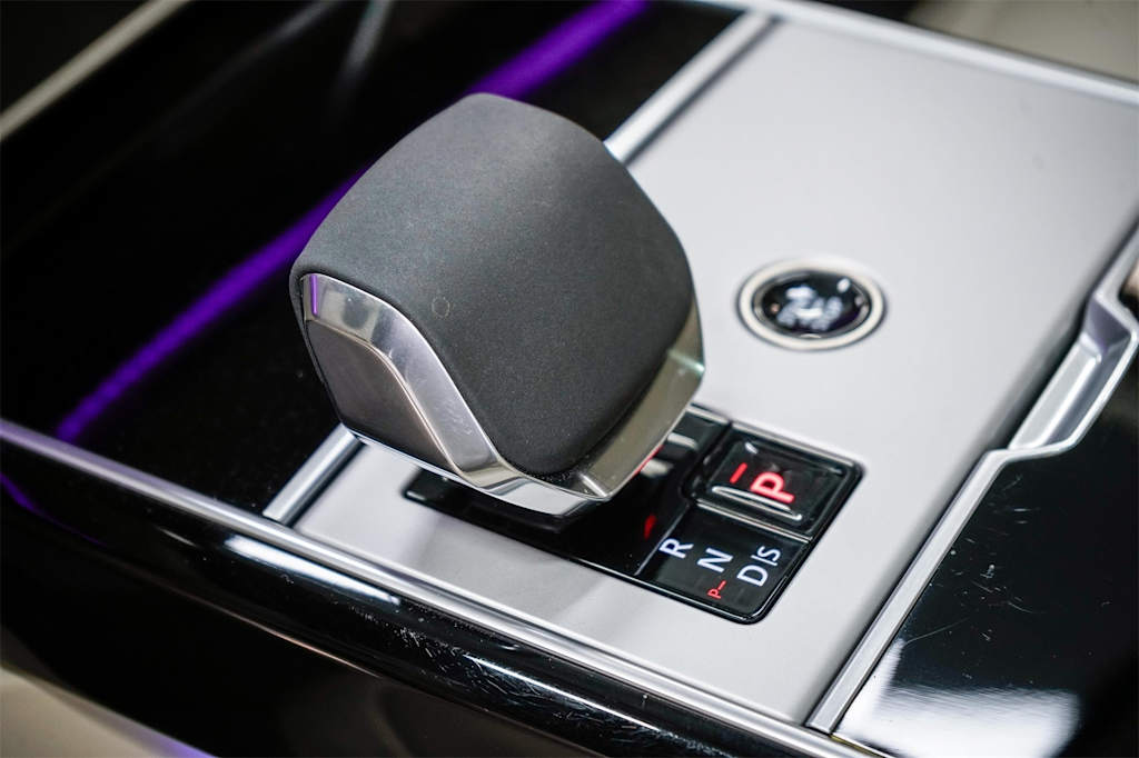 Thumbnail: 2024 Land Rover Range Rover - 15