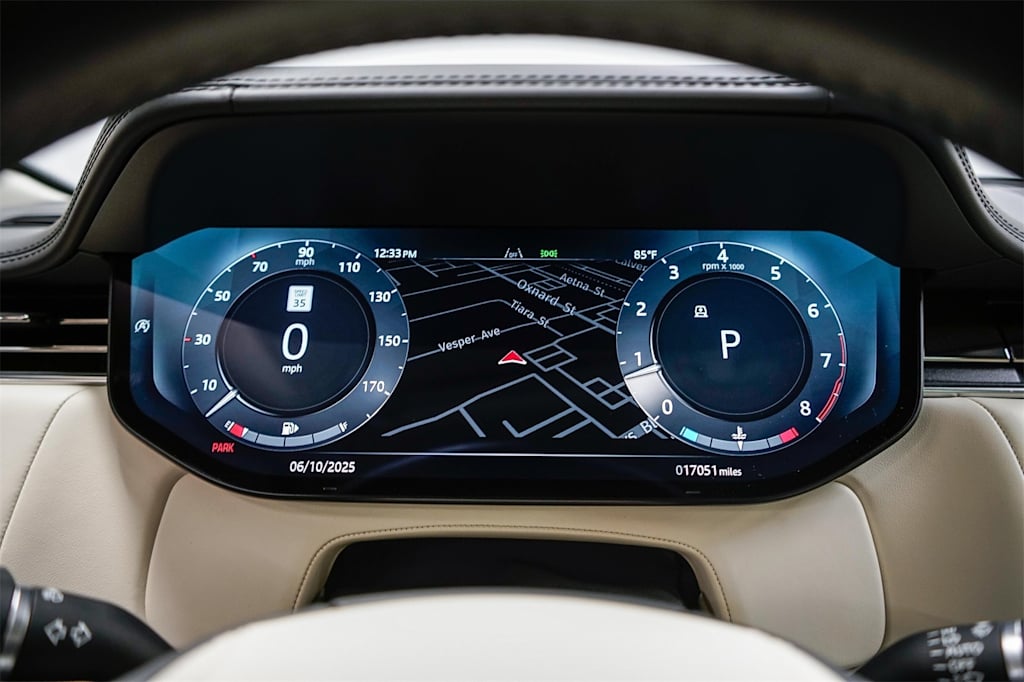 Thumbnail: 2024 Land Rover Range Rover - 16