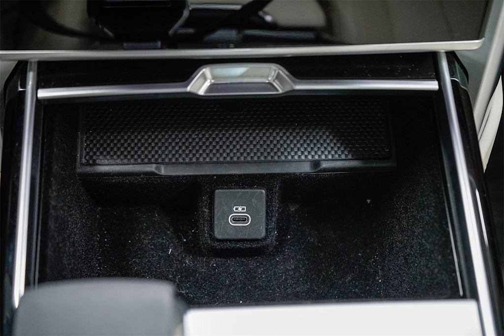 Thumbnail: 2024 Land Rover Range Rover - 27