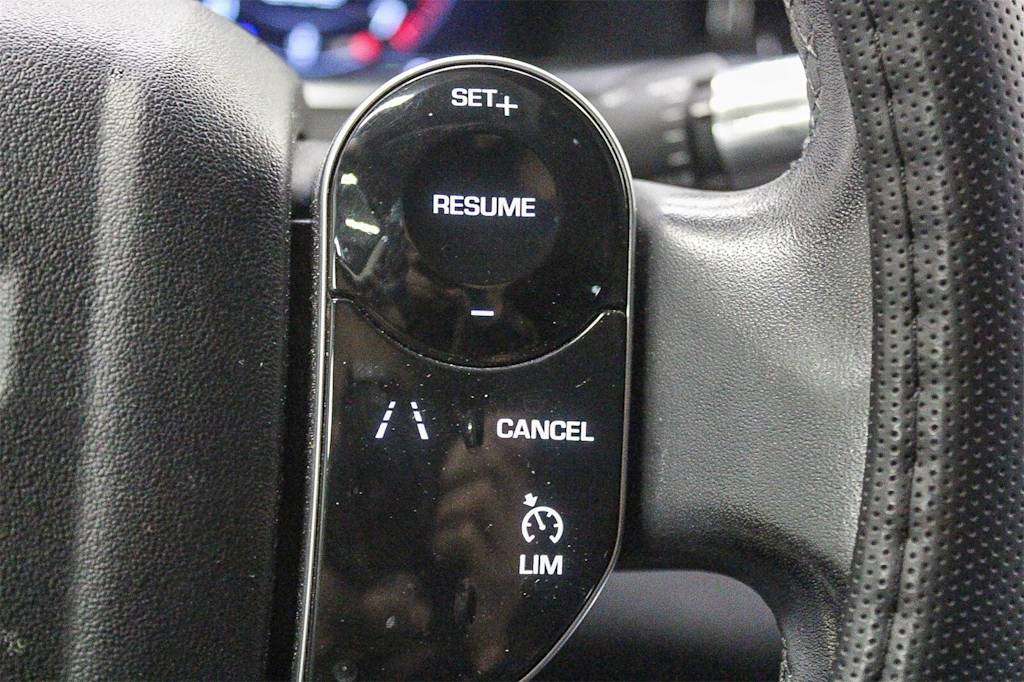 Thumbnail: 2020 Land Rover Range Rover Evoque - 28