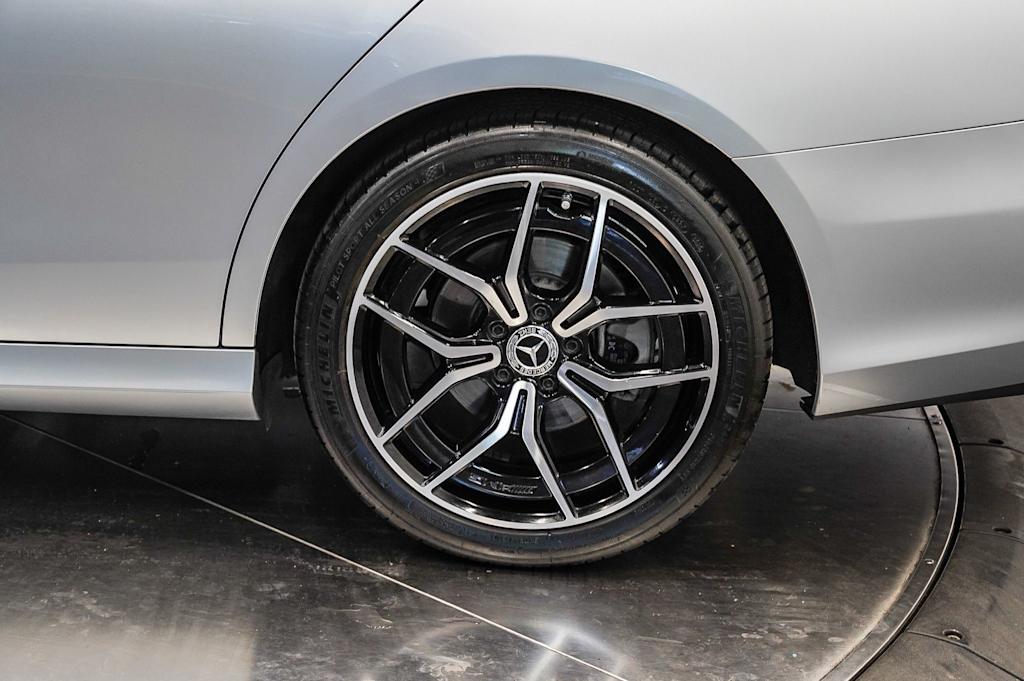 Thumbnail: 2022 Mercedes-Benz E-Class - 19