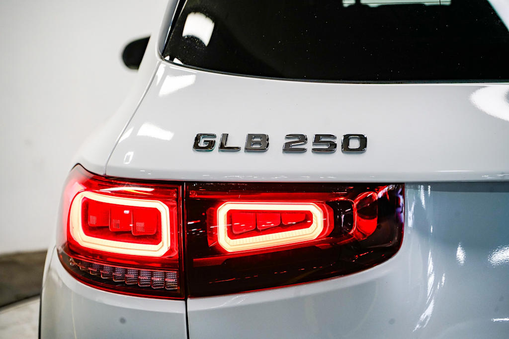 2021 Mercedes-Benz GLB 250 21