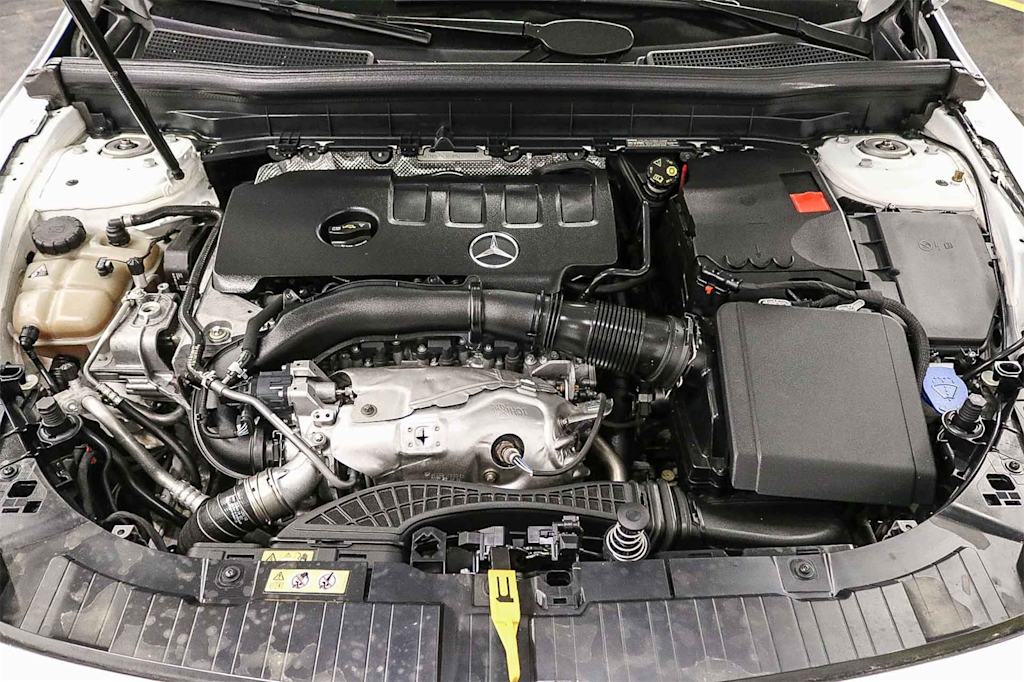 Thumbnail: 2021 Mercedes-Benz GLB - 8