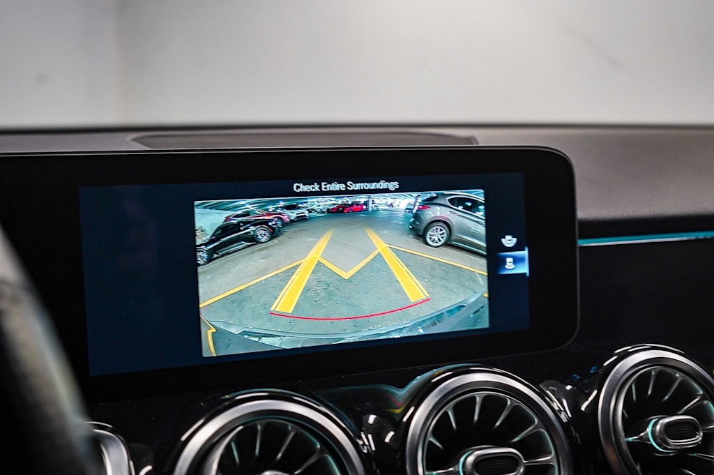 Thumbnail: 2021 Mercedes-Benz GLB - 26