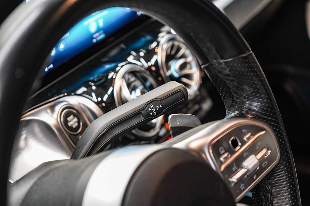 Thumbnail: 2021 Mercedes-Benz GLB - 16