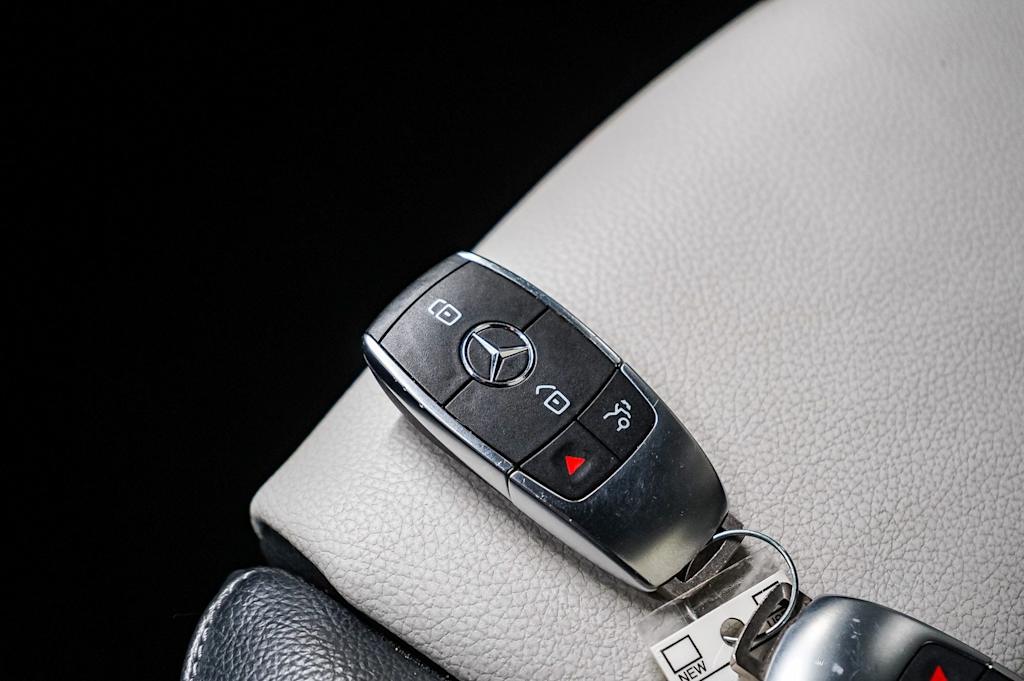 Thumbnail: 2021 Mercedes-Benz GLB - 27