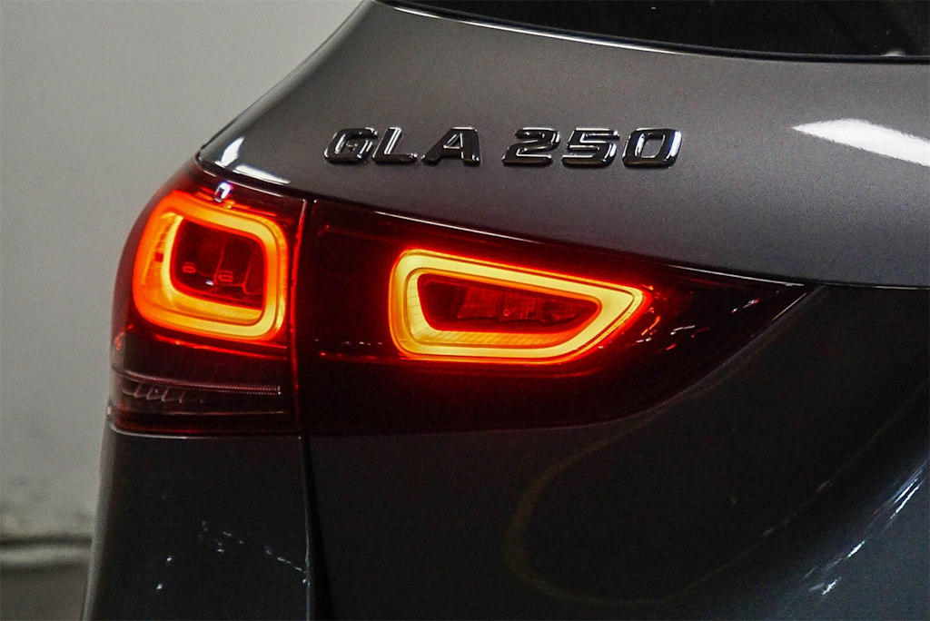 Thumbnail: 2023 Mercedes-Benz GLA - 20