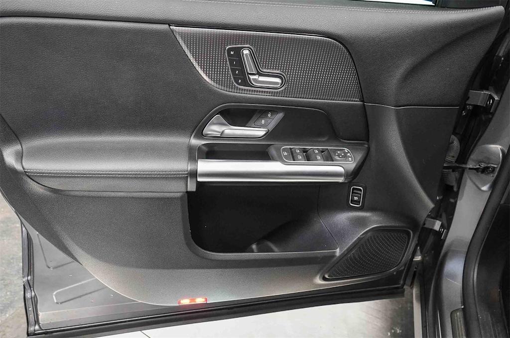 Thumbnail: 2023 Mercedes-Benz GLA - 24