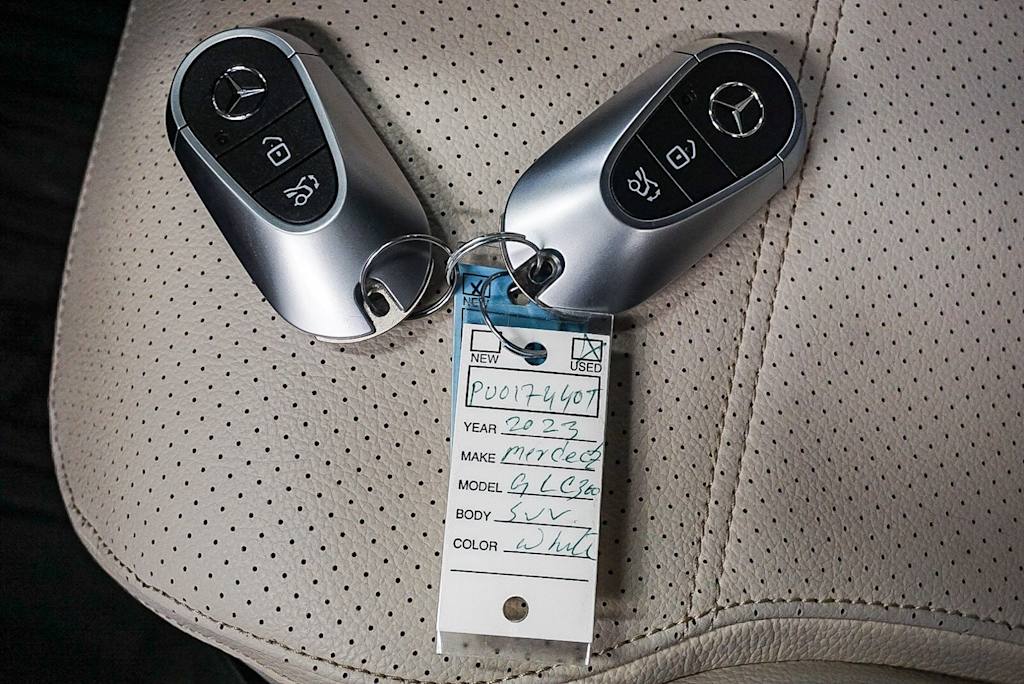 Thumbnail: 2023 Mercedes-Benz GLC - 14