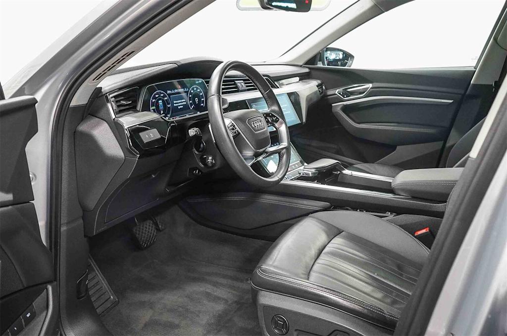 Thumbnail: 2023 Audi e-tron - 14