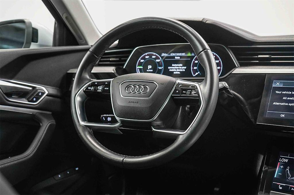 Thumbnail: 2023 Audi e-tron - 13
