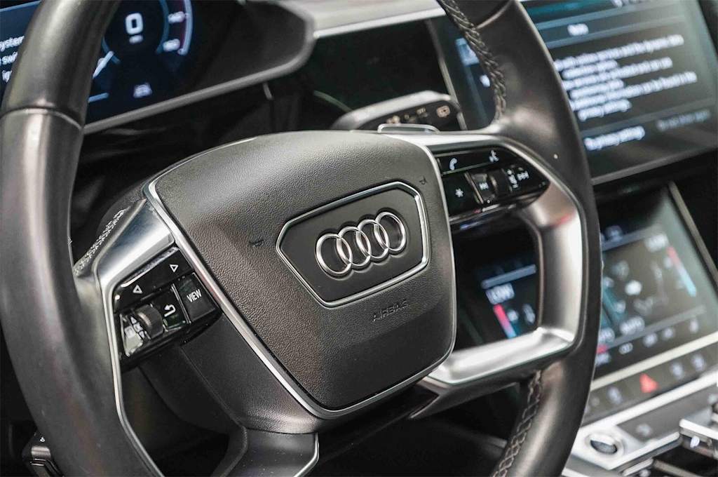 Thumbnail: 2023 Audi e-tron - 26