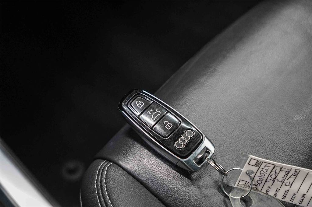 Thumbnail: 2023 Audi e-tron - 18