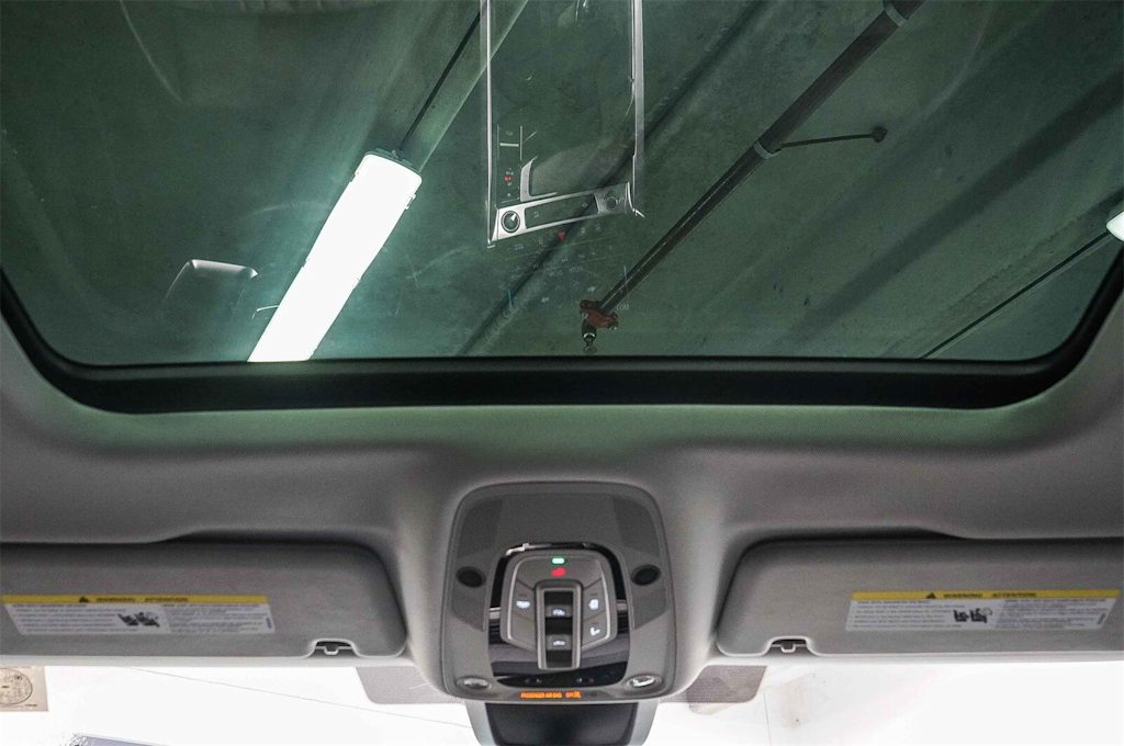 Thumbnail: 2023 Audi e-tron - 25