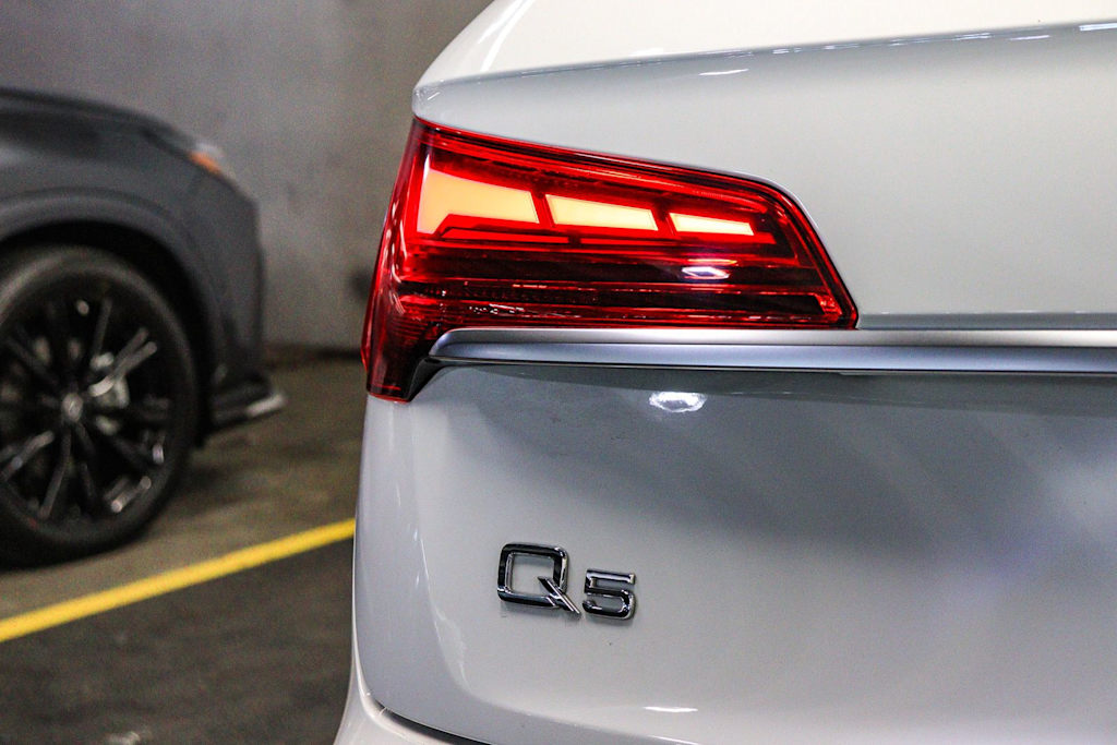 Thumbnail: 2023 Audi Q5 - 6