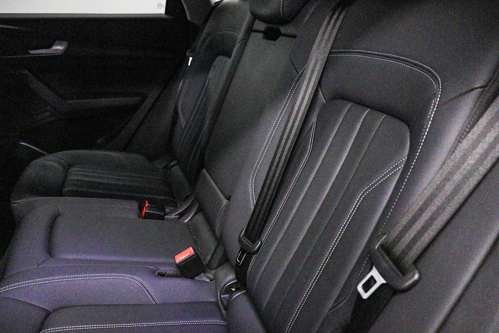 Thumbnail: 2023 Audi Q5 - 12