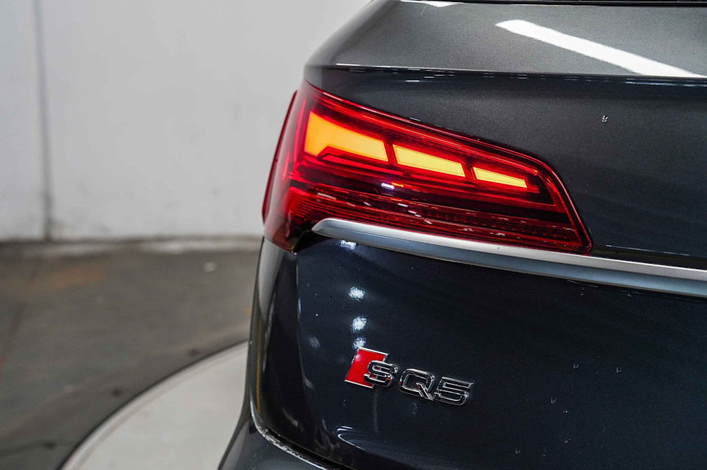 Thumbnail: 2021 Audi SQ5 - 23