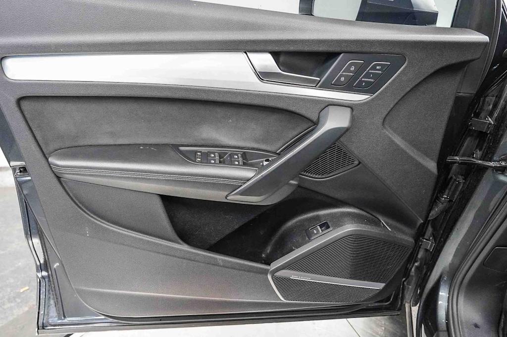 Thumbnail: 2021 Audi SQ5 - 26