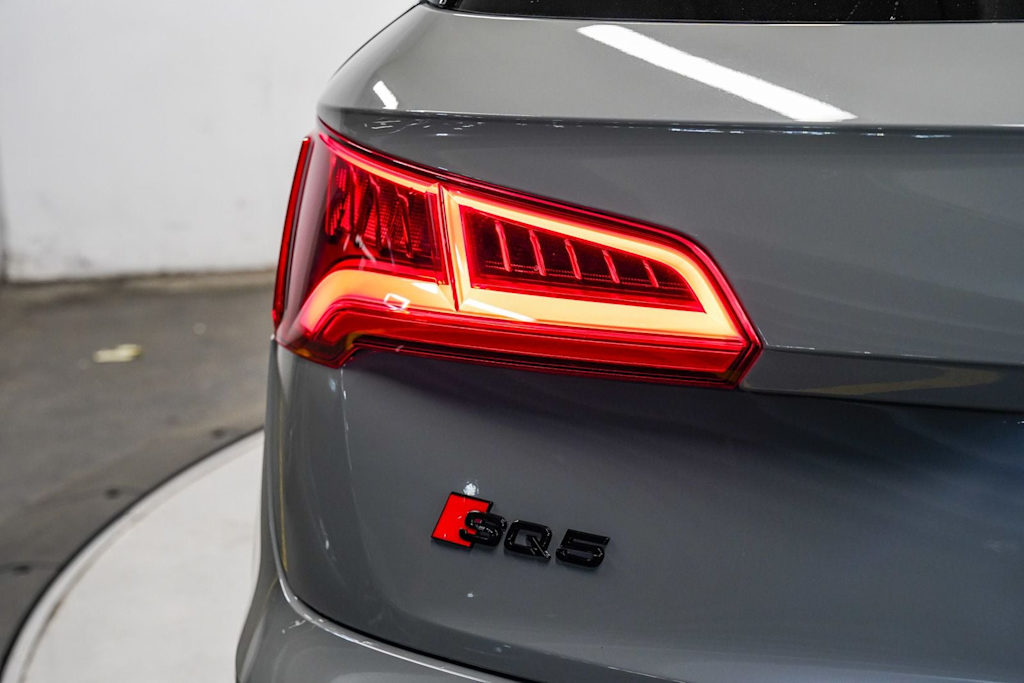 Thumbnail: 2020 Audi SQ5 - 22