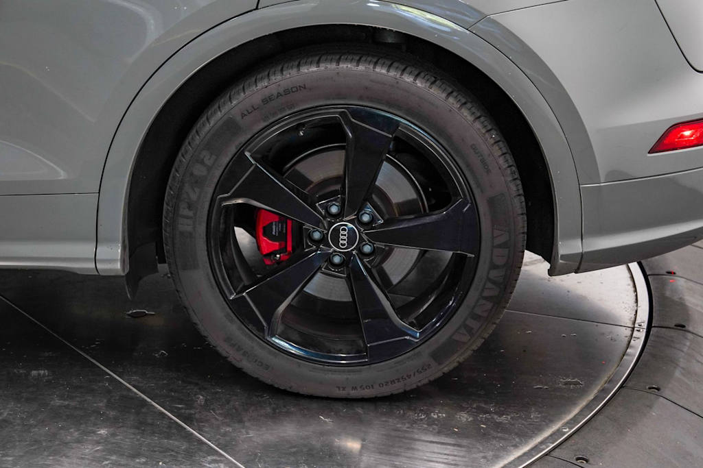 Thumbnail: 2020 Audi SQ5 - 21