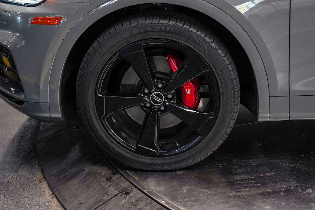 Thumbnail: 2020 Audi SQ5 - 7