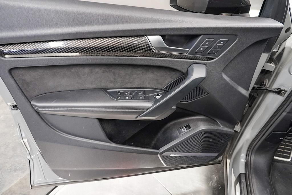 Thumbnail: 2020 Audi SQ5 - 25