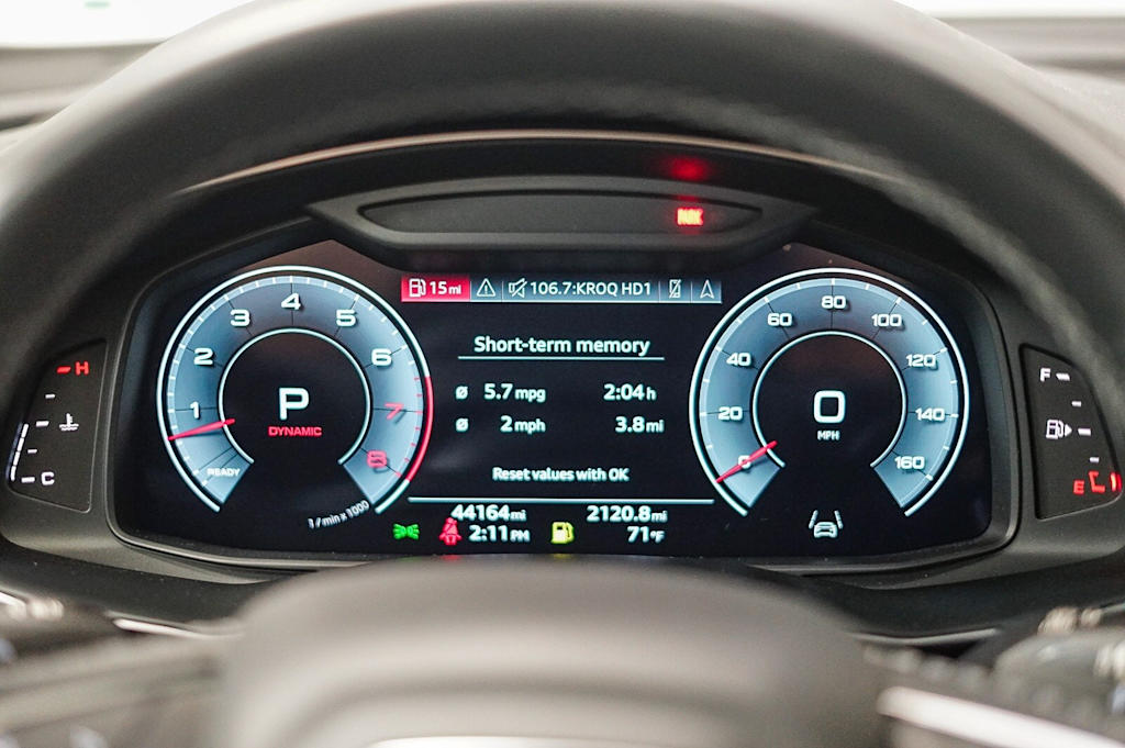 Thumbnail: 2022 Audi Q8 - 16