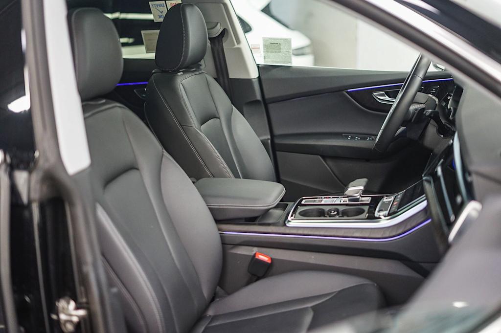 Thumbnail: 2022 Audi Q8 - 10