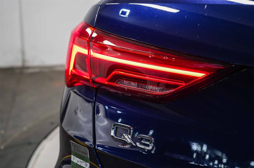 Thumbnail: 2022 Audi Q3 - 24