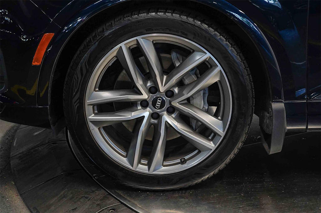 Thumbnail: 2017 Audi Q7 - 7