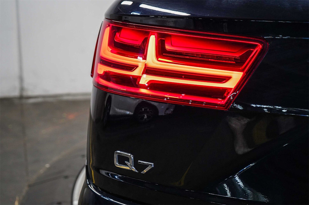 Thumbnail: 2017 Audi Q7 - 24