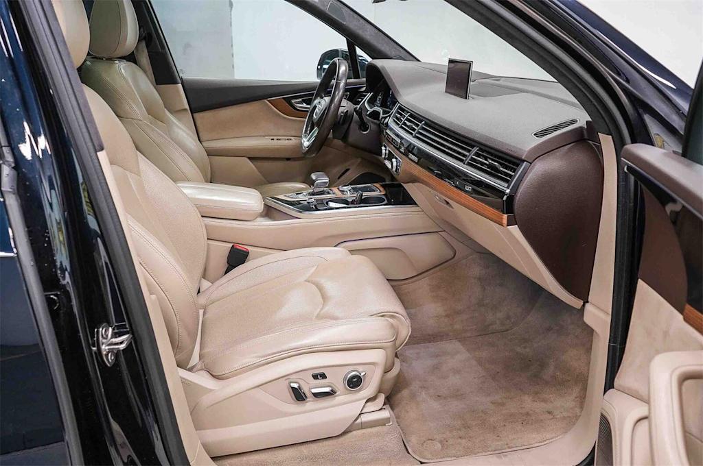 Thumbnail: 2017 Audi Q7 - 10