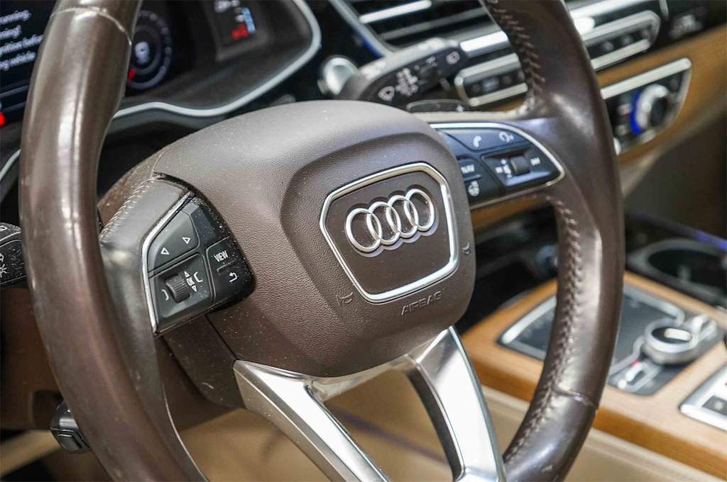 Thumbnail: 2017 Audi Q7 - 14