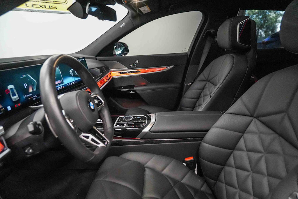 Thumbnail: 2025 BMW 7 Series - 10