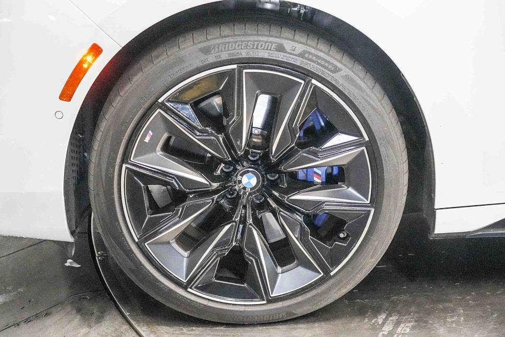 Thumbnail: 2025 BMW 7 Series - 6