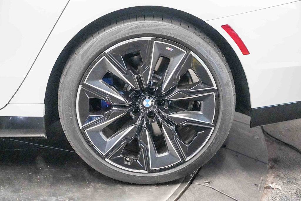 Thumbnail: 2025 BMW 7 Series - 19