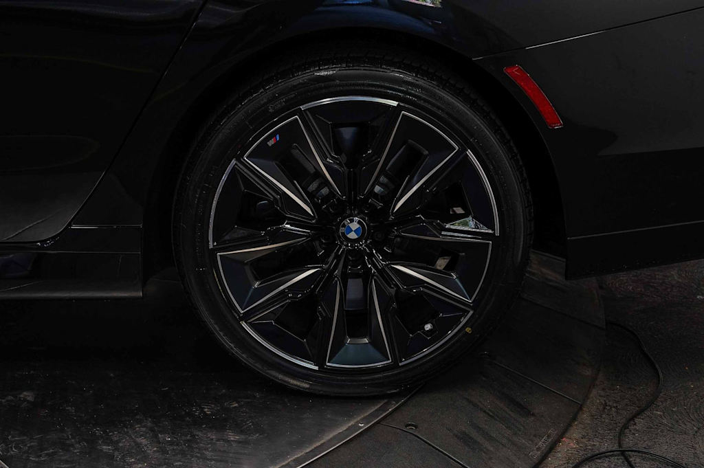 Thumbnail: 2024 BMW 7 Series - 21