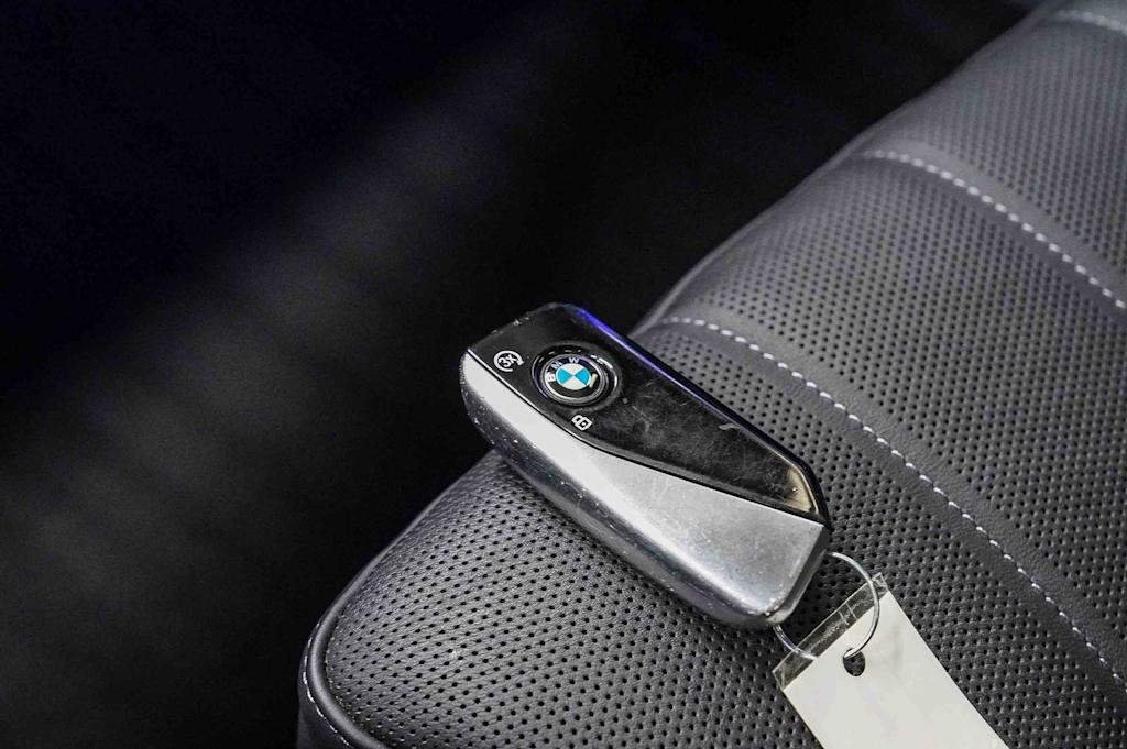 Thumbnail: 2024 BMW 7 Series - 16