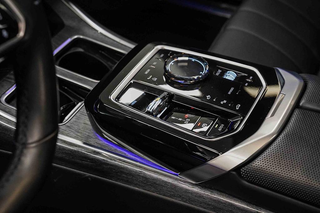 Thumbnail: 2024 BMW 7 Series - 27