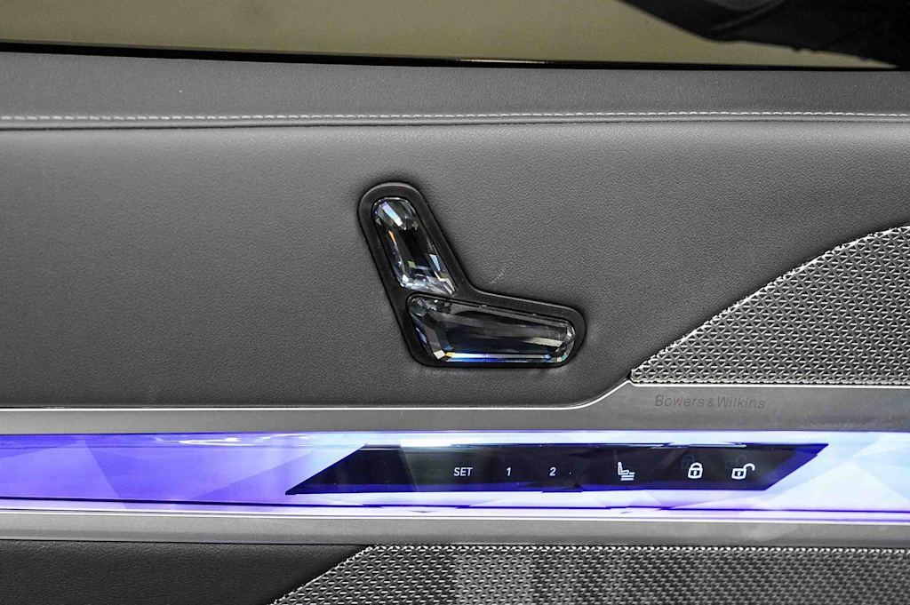 Thumbnail: 2024 BMW 7 Series - 26