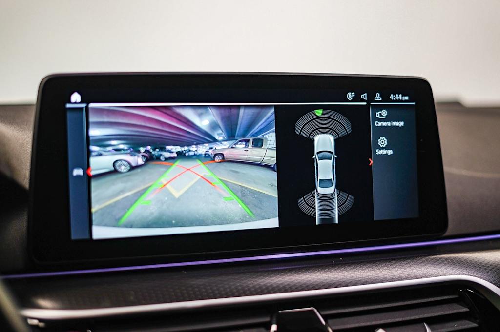 Thumbnail: 2023 BMW 5 Series - 31